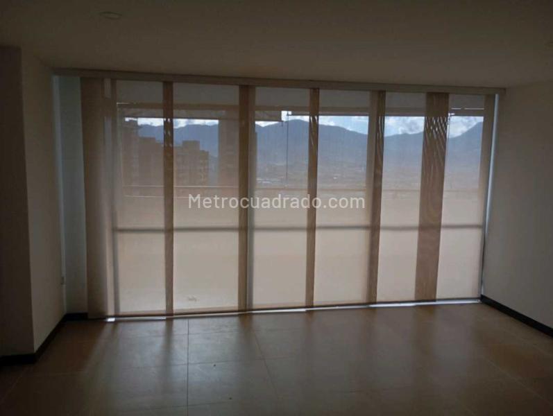 Apartamento Moderno de 3 Alcobas con Terraza en Los Gonzalez - 7