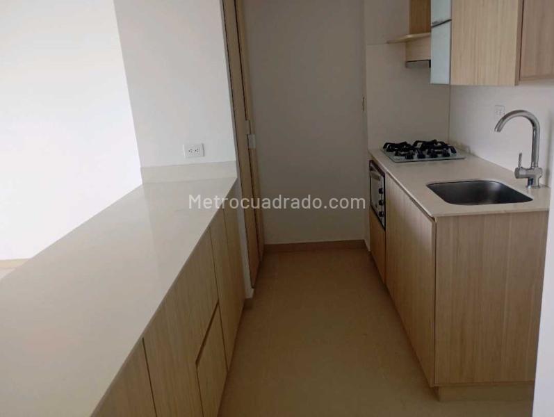Apartamento Amplio de 2 Alcobas en Los González con Excelente Vista