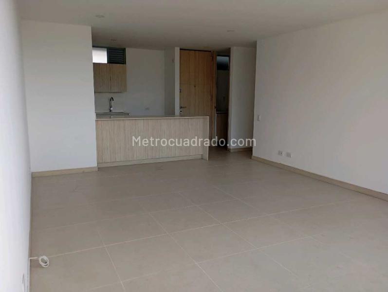Apartamento Amplio de 2 Alcobas en Los González con Excelente Vista - 6