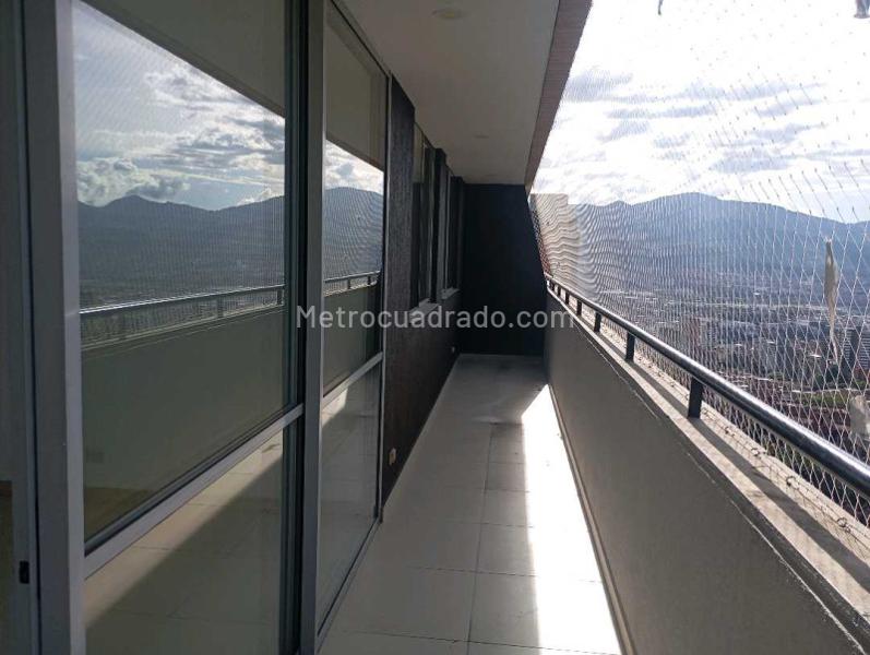 Apartamento Amplio de 2 Alcobas en Los González con Excelente Vista - 7