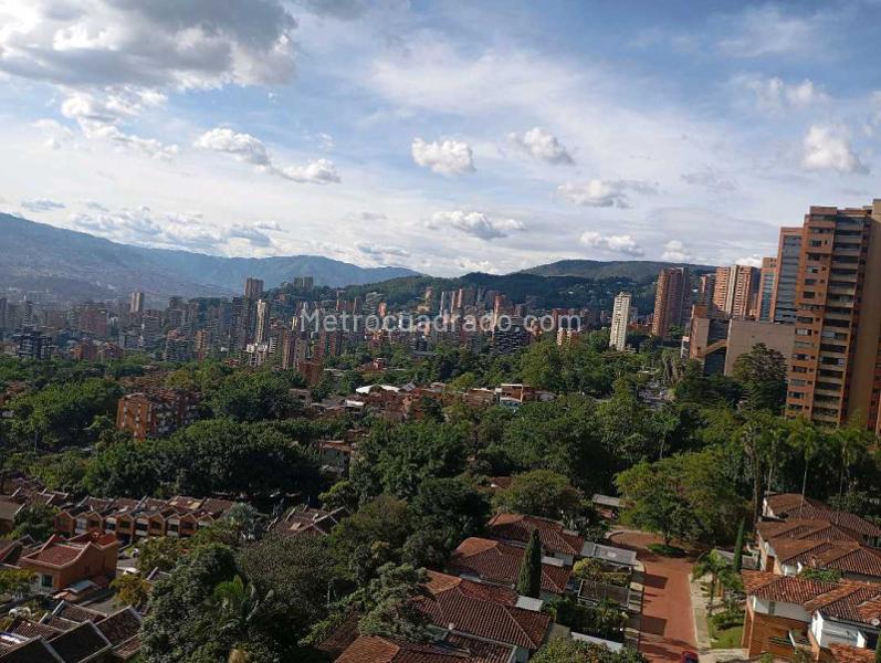 Apartamento Amplio de 2 Alcobas en Los González con Excelente Vista - 8