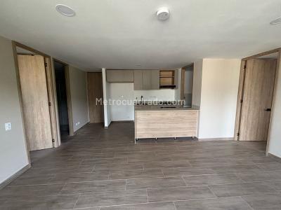 Apartamento en venta en Loma De San Jose, Sabaneta · foto 2 de 13