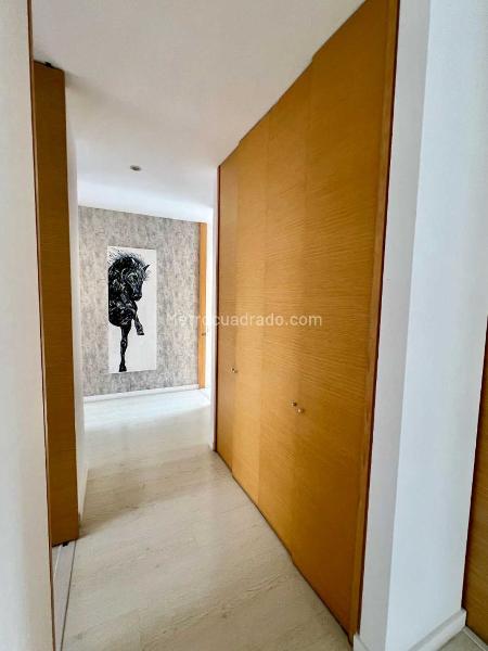 Spacious 3BR Apartment in San Lucas, El Poblado - 2