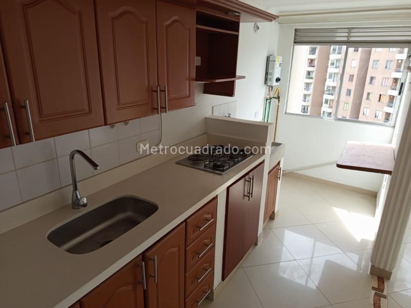 Apartamento de 3 Alcobas con Balcón en Rodeo Alto