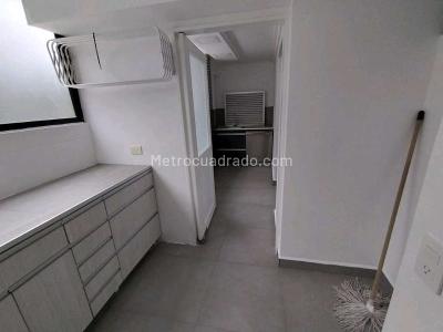 Apartamento de 3 alcobas en venta en El Poblado, Medellín, 210 m² · foto 4 de 20