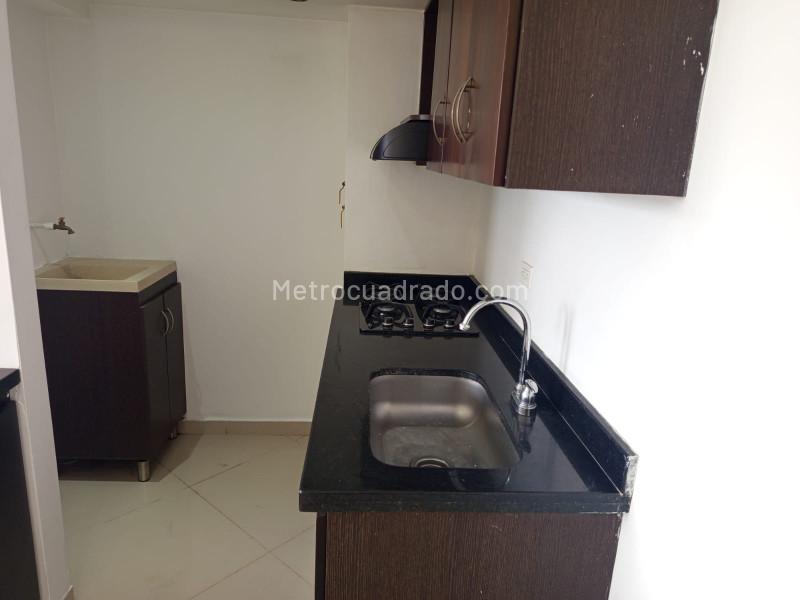 Charming 2BR Apartment in Robledo - 4