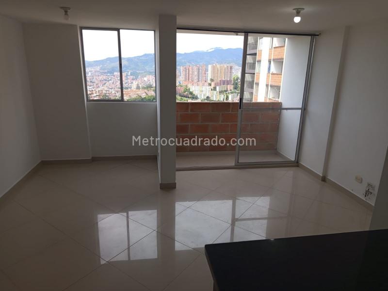Charming 2BR Apartment in Robledo - 5