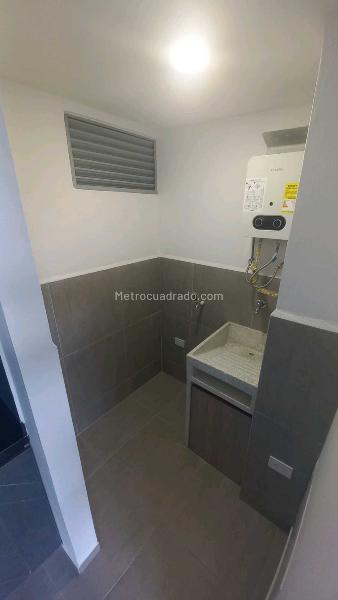 Industrial-Style 2BR Apartment for Rent in Santa Ana - 6