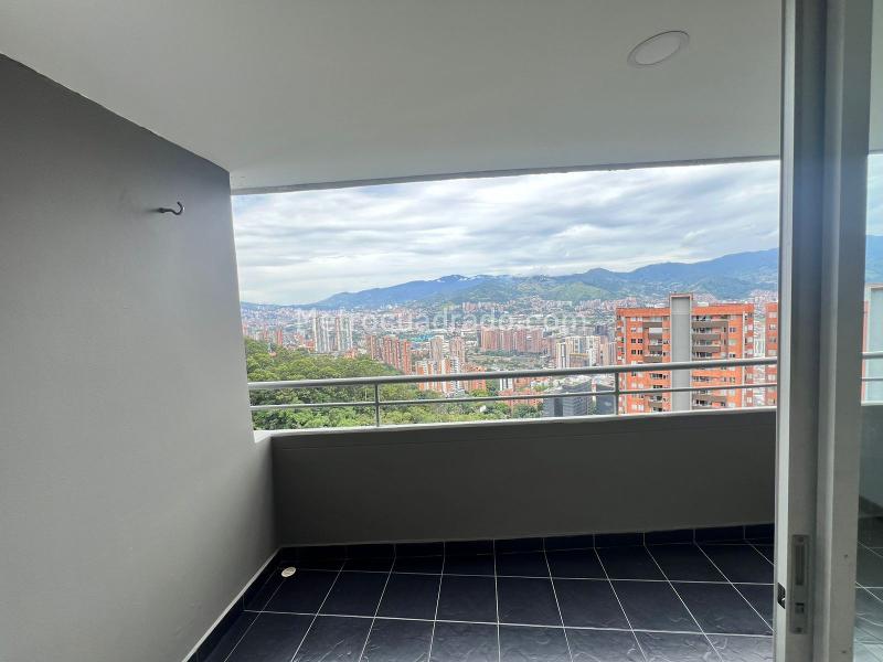 3BR Apartment in Loma Del Escobero (80 m²)