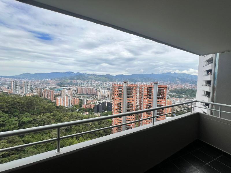 3BR Apartment in Loma Del Escobero (80 m²) - 3