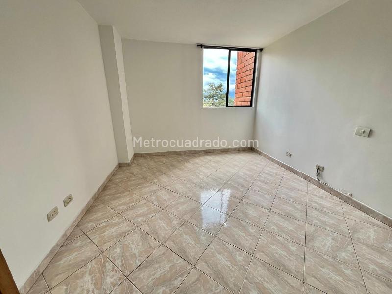 Spacious 3BR Apartment in Belen Loma De Los Bernal