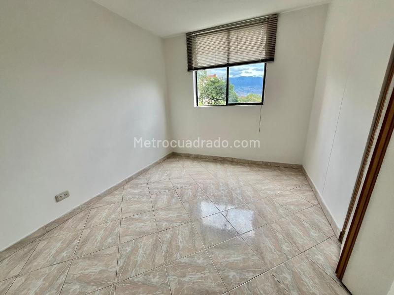 Spacious 3BR Apartment in Belen Loma De Los Bernal - 6