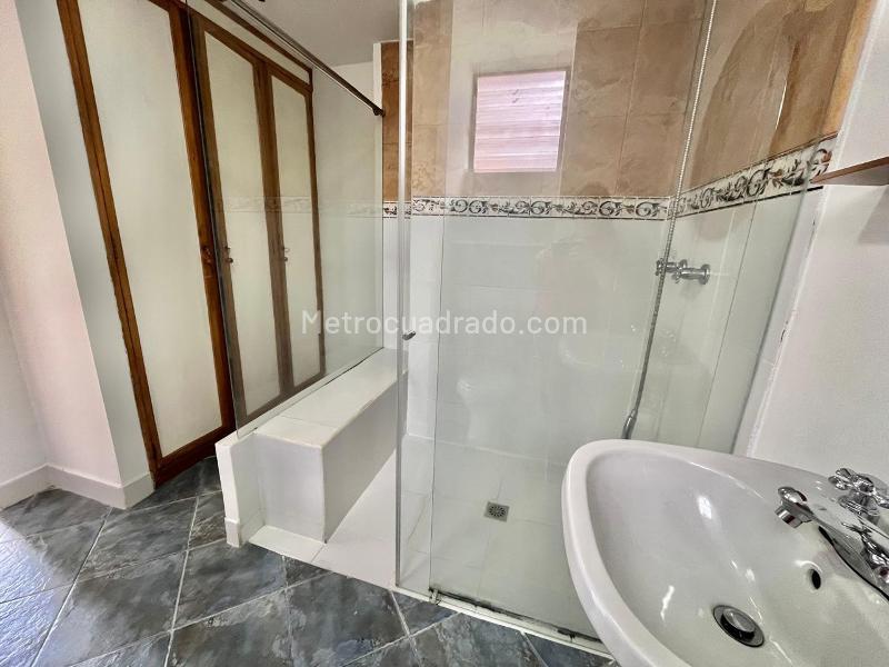 Spacious 3BR Apartment in Belen Loma De Los Bernal - 8