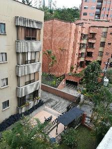 Apartamento de 3 alcobas en arriendo en El Poblado, Medellín, 158 m² · foto 9 de 12