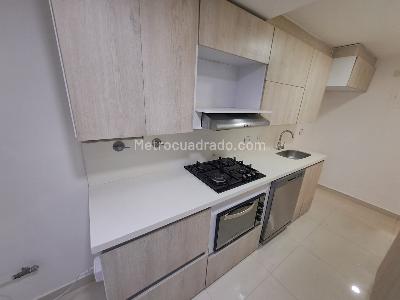 Apartamento de 3 alcobas en arriendo en Loma Del Escobero, Envigado, 117 m² · foto 5 de 5