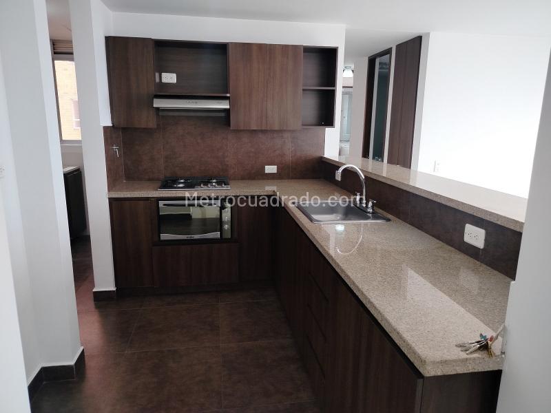 3BR Apartment in Loma Del Esmeraldal (98 m²)