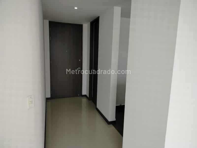 3BR Apartment in Loma Del Esmeraldal (98 m²) - 3