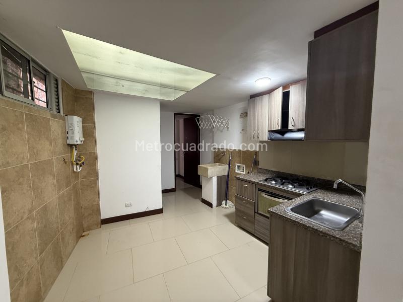 Apartamento tipo casa de 2 Alcobas en Loma de los Parra