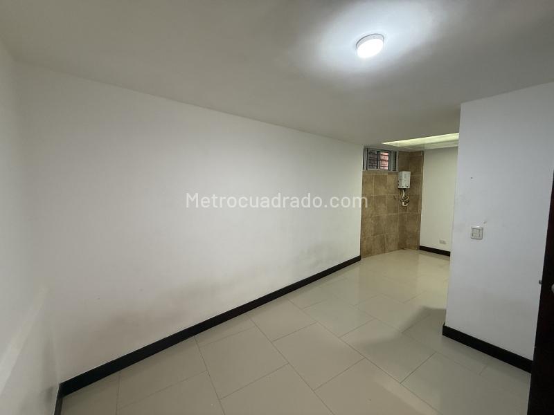Apartamento tipo casa de 2 Alcobas en Loma de los Parra - 2
