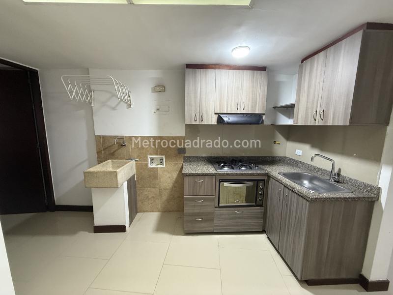 Apartamento tipo casa de 2 Alcobas en Loma de los Parra - 3