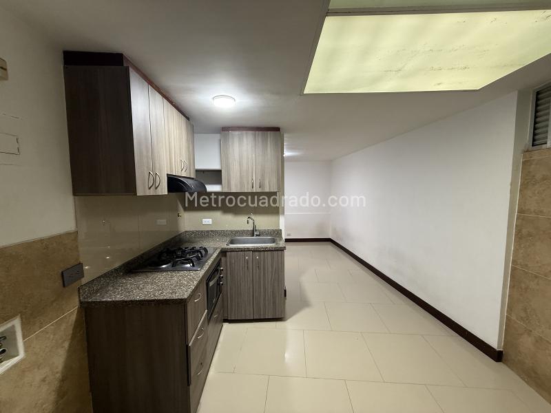 Apartamento tipo casa de 2 Alcobas en Loma de los Parra - 4
