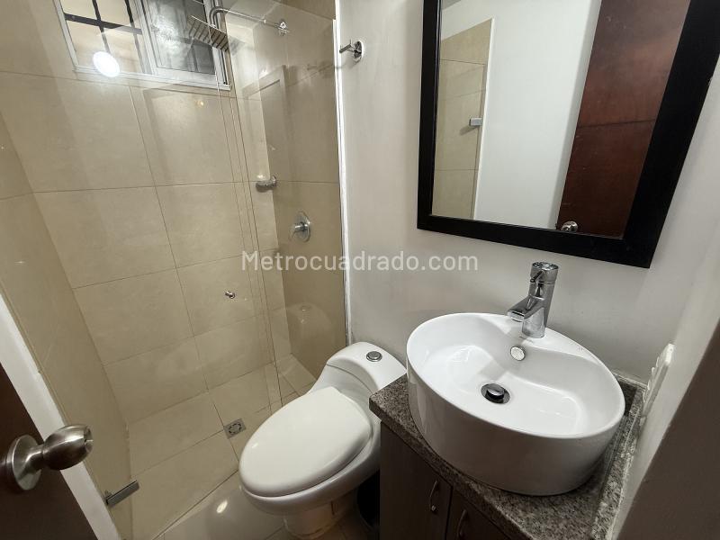 Apartamento tipo casa de 2 Alcobas en Loma de los Parra - 8