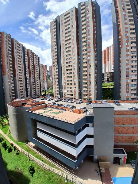 Apartamento en Las Lunas, Robledo, con Parqueadero - 2