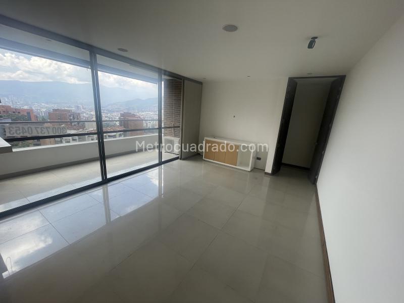 1BR Apartment with Great View in Los Balsos - 4