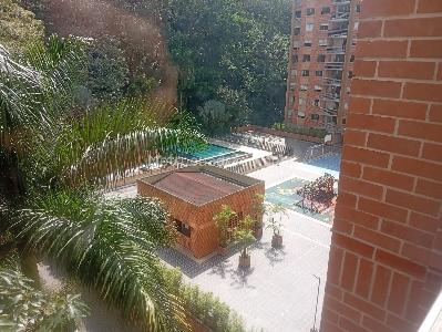 Apartamento de 2 alcobas en arriendo en Castropol, Medellín, 65 m² · foto 9 de 14