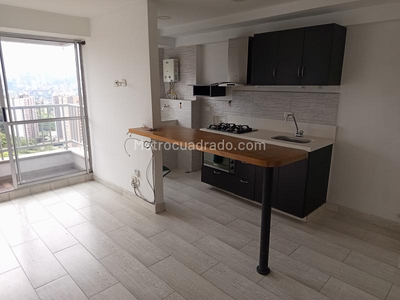 Apartamento de 2 Alcobas con Balcón en Rodeo Alto