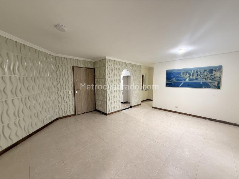 Apartamento Amplio de 3 Alcobas con Vista a la Ciudad en Estadio