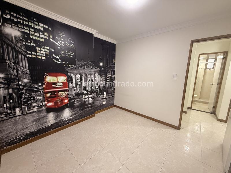 Apartamento Amplio de 3 Alcobas con Vista a la Ciudad en Estadio - 9