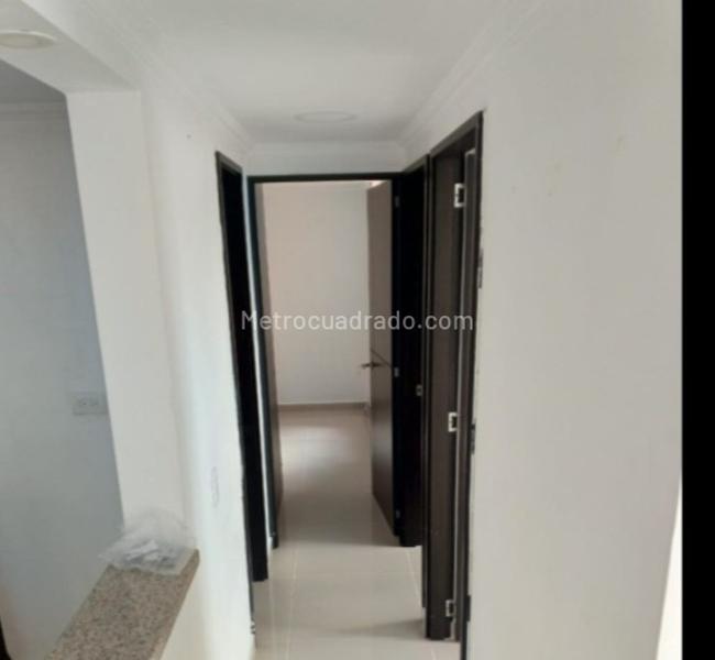 Apartamento de 3 Alcobas con Vista a la Ciudad en Robledo - 3