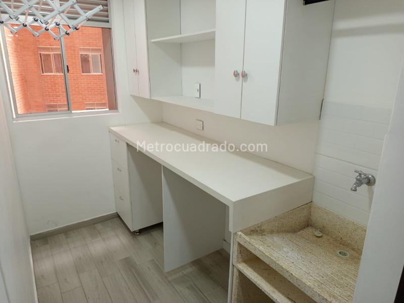 3BR Apartment with Panoramic Balcony in Guayabal - 5