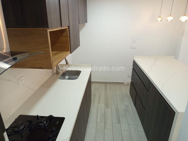 3BR Apartment with Panoramic Balcony in Guayabal - 6