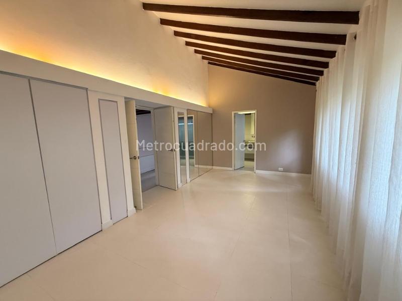 Apartamento Estiloso de 3 Alcobas en El Poblado - 4