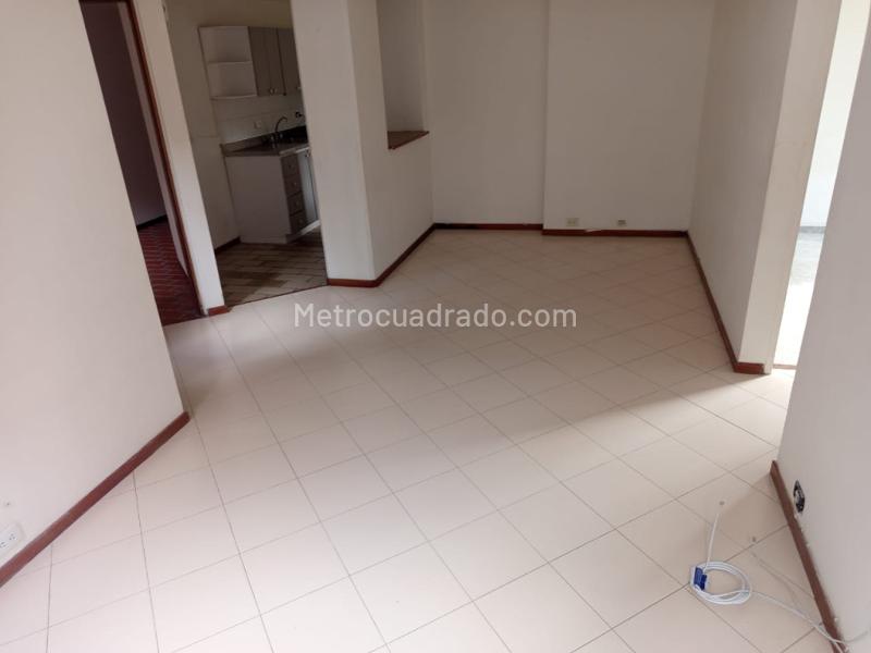 Apartamento de 2 Alcobas con Balcón en Belún Loma de los Bernal - 6