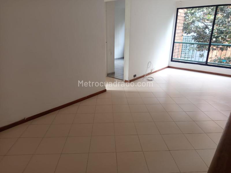 Apartamento de 2 Alcobas con Balcón en Belún Loma de los Bernal - 7