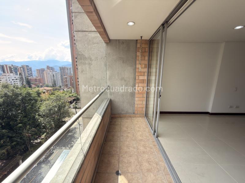 Modern 2BR Apartment with Amenities in Castropol - 3