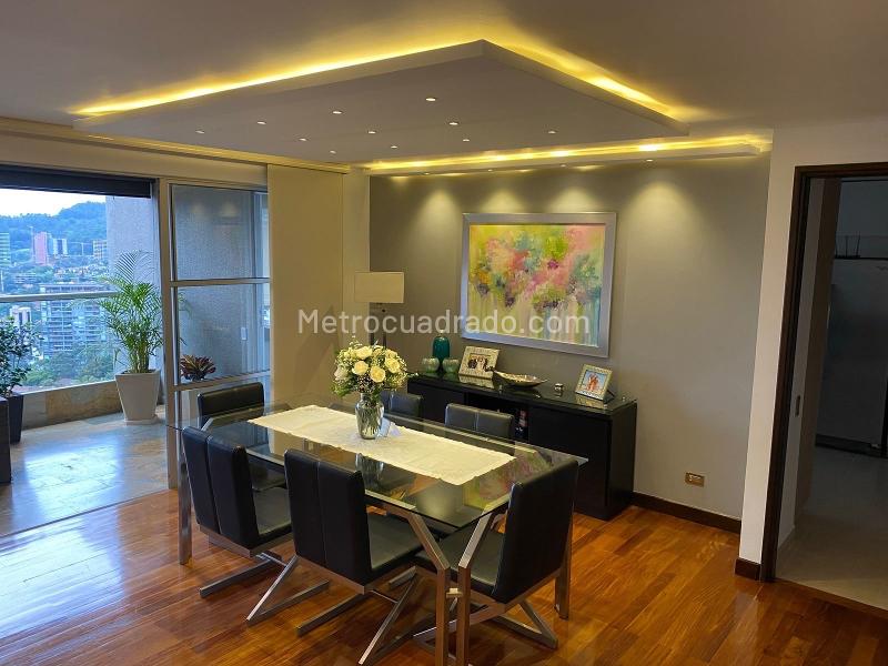 Apartamento de 220 m² con 3 Alcobas y 5 Baños en La Calera - 2