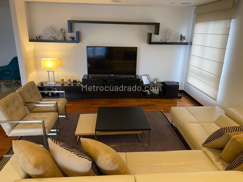 Apartamento de 220 m² con 3 Alcobas y 5 Baños en La Calera - 3