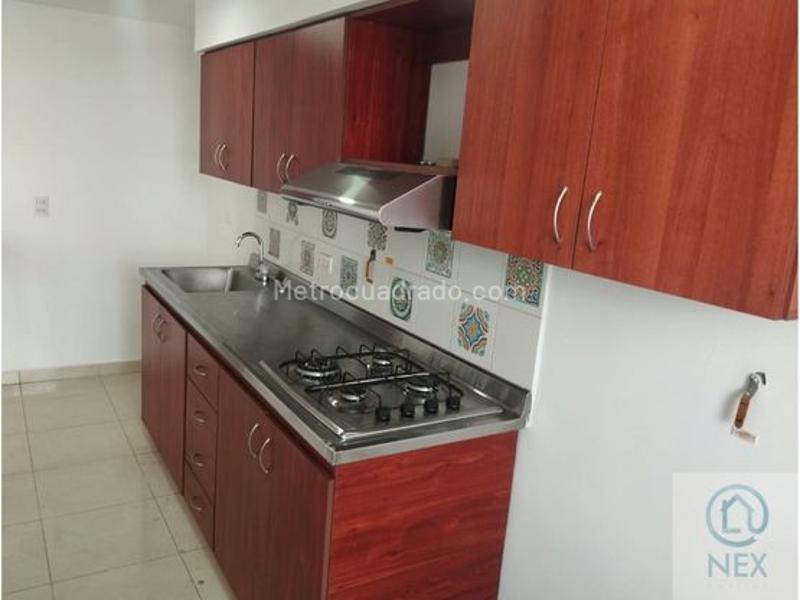 Apartamento con Encanto de 3 Alcobas en Rodeo Alto - 2