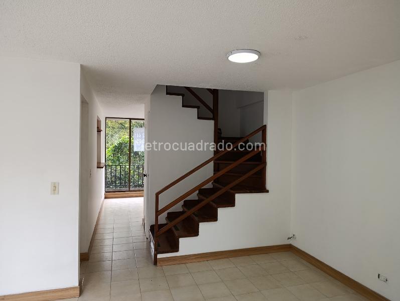 Apartamento Dúplex de 3 Alcobas en Manila, El Poblado - 2