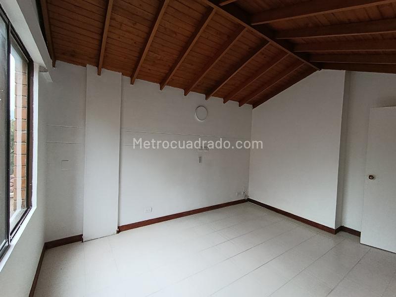 Apartamento Dúplex de 3 Alcobas en Manila, El Poblado - 5