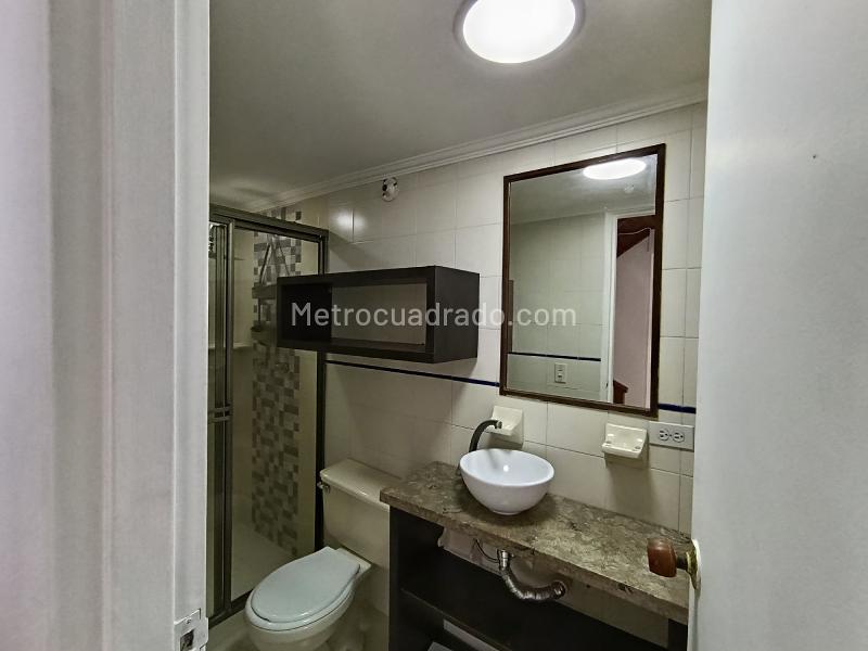 Apartamento Dúplex de 3 Alcobas en Manila, El Poblado - 7