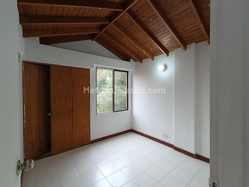 Apartamento Dúplex de 3 Alcobas en Manila, El Poblado - 8