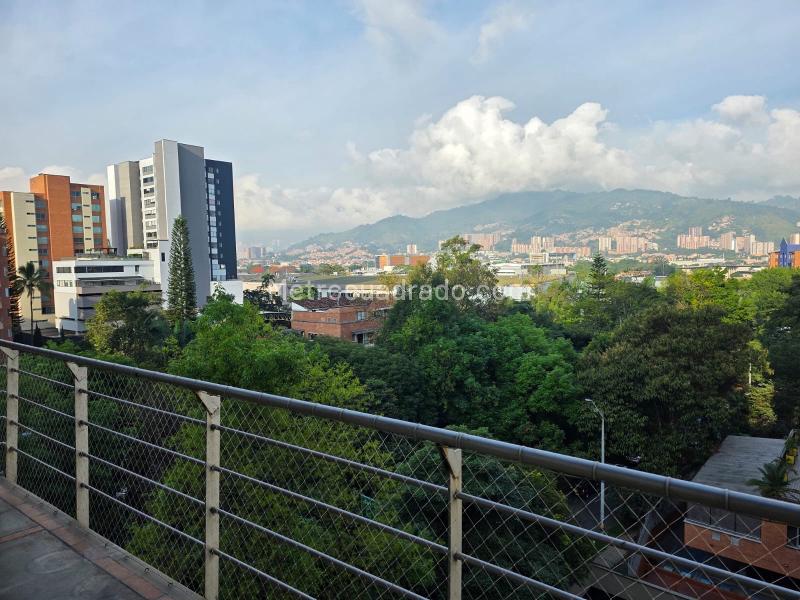 Estudio Amoblado con Excelente Vista en El Poblado - 3