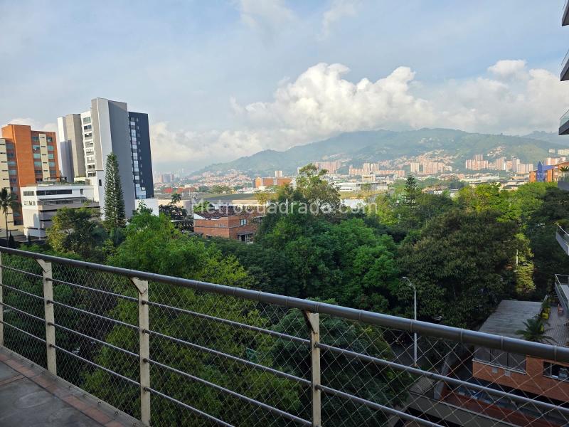 Estudio Amoblado con Excelente Vista en El Poblado - 4