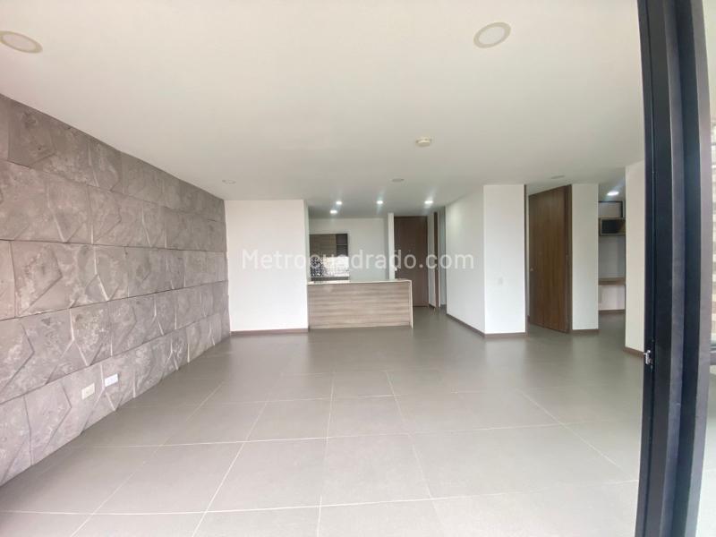 3BR Apartment in Loma Del Escobero (110 m²)