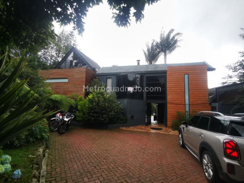 Casa de Lujo de 3 Alcobas en Alto de las Palmas